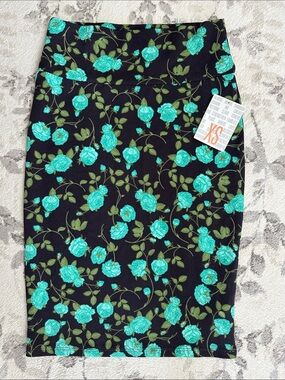 NWT LuLaRoe Cassie Floral Pencil Skirt in Teal Rose Print - XS